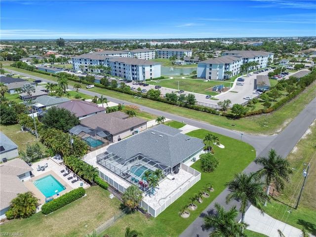 1722 SW 38th TER, Cape Coral, FL 33914