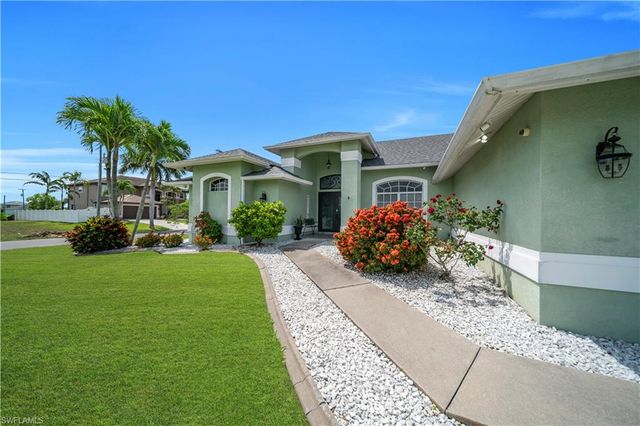 1722 SW 38th TER, Cape Coral, FL 33914