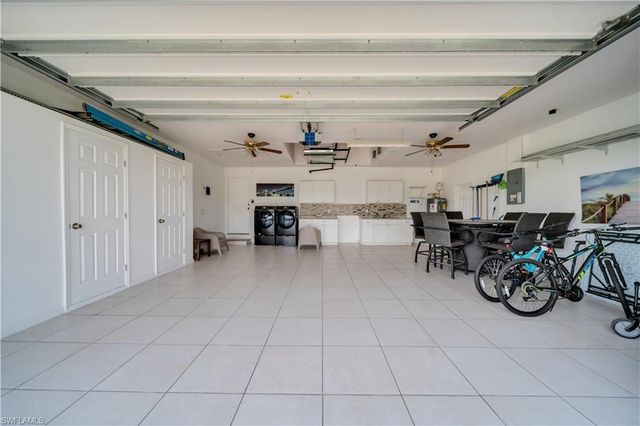 1722 SW 38th TER, Cape Coral, FL 33914