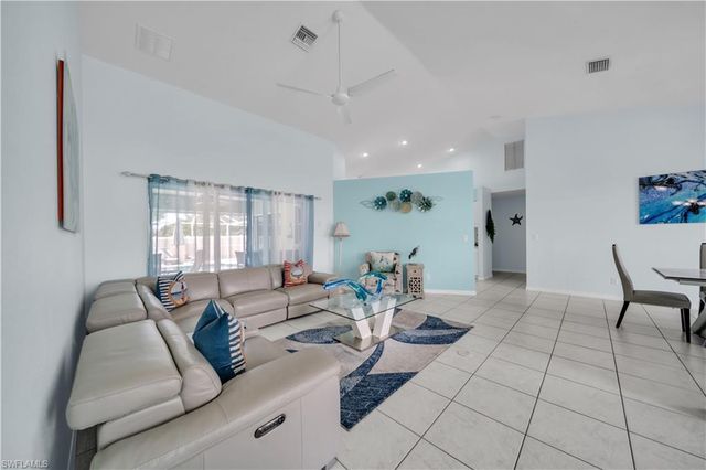 1722 SW 38th TER, Cape Coral, FL 33914