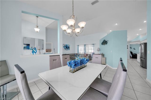 1722 SW 38th TER, Cape Coral, FL 33914