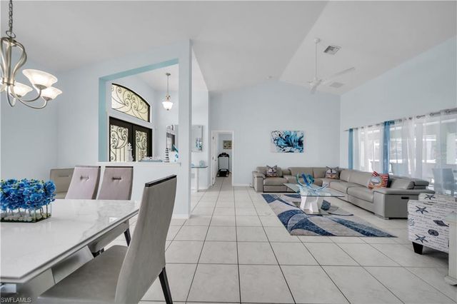 1722 SW 38th TER, Cape Coral, FL 33914
