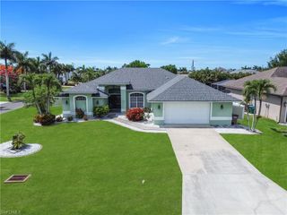 1722 SW 38th TER, Cape Coral, FL 33914