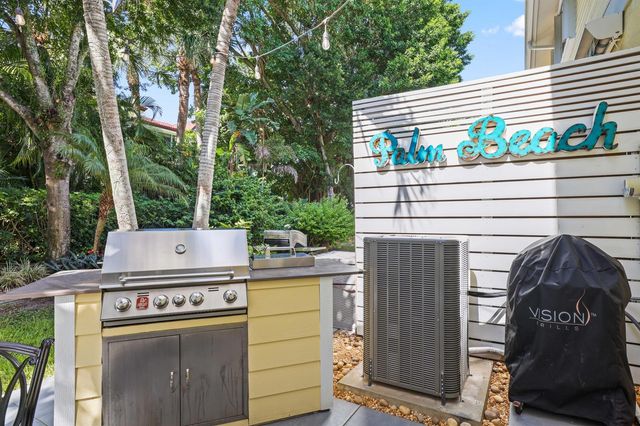 131 Barefoot Cove, Hypoluxo, FL 33462