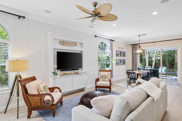 131 Barefoot Cove, Hypoluxo, FL 33462