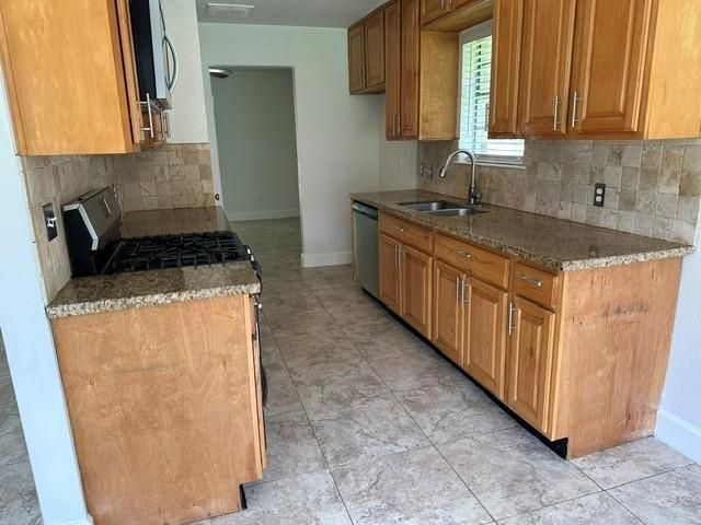 24522 Glen Loch Drive, Spring, TX 77380