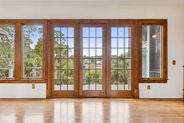 2834 Parkers Landing Road, Mount Pleasant, SC 29466