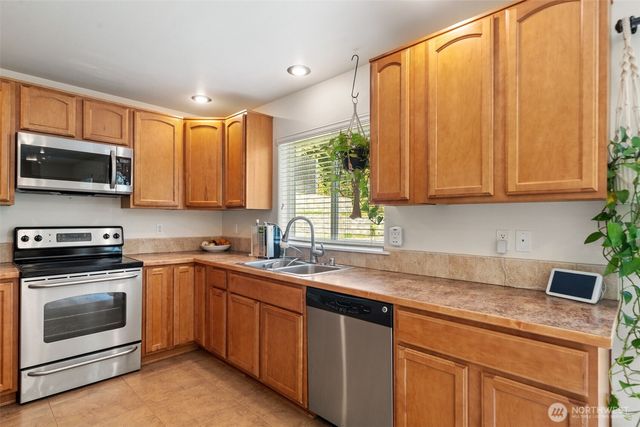 30 E Stirling Court, Shelton, WA 98584
