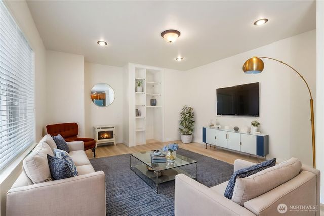 30 E Stirling Court, Shelton, WA 98584