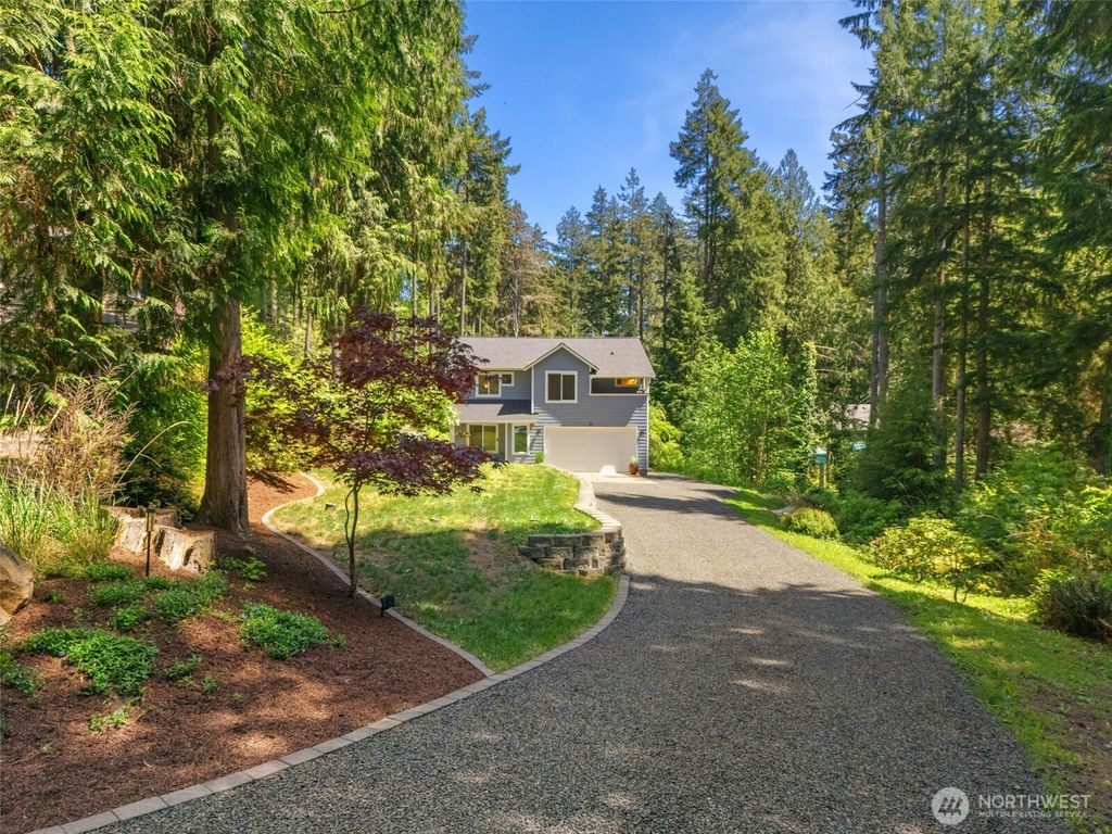30 E Stirling Court, Shelton, WA 98584