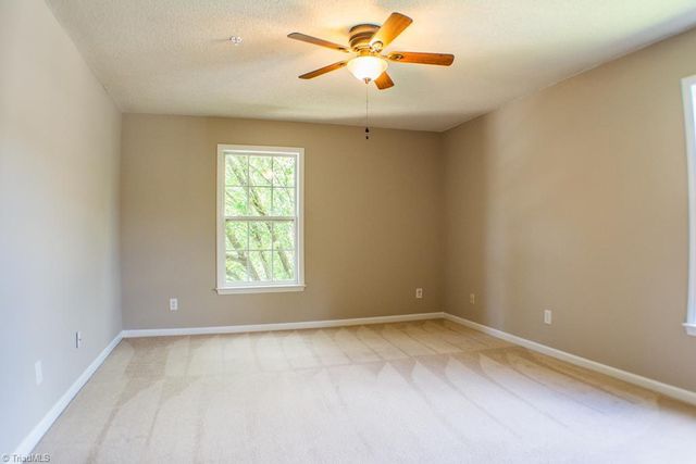 624 Ivy Glen Drive, Winston-salem, NC 27127