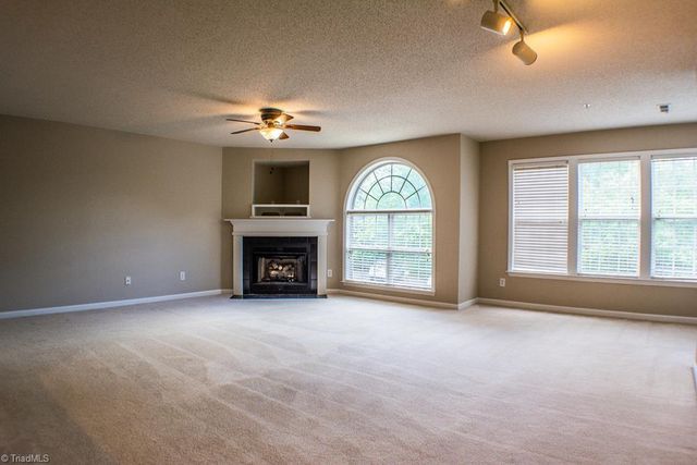 624 Ivy Glen Drive, Winston-salem, NC 27127