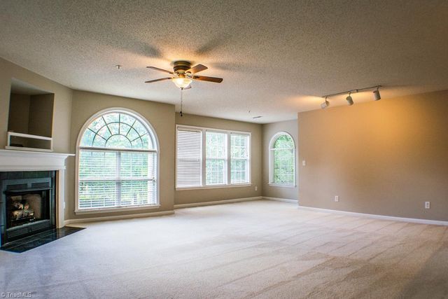 624 Ivy Glen Drive, Winston-salem, NC 27127