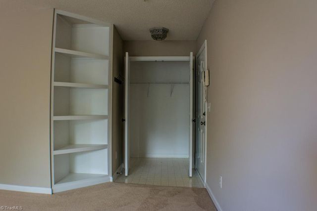 624 Ivy Glen Drive, Winston-salem, NC 27127