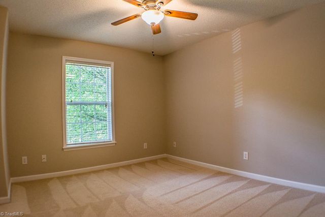 624 Ivy Glen Drive, Winston-salem, NC 27127