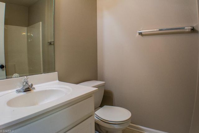 624 Ivy Glen Drive, Winston-salem, NC 27127