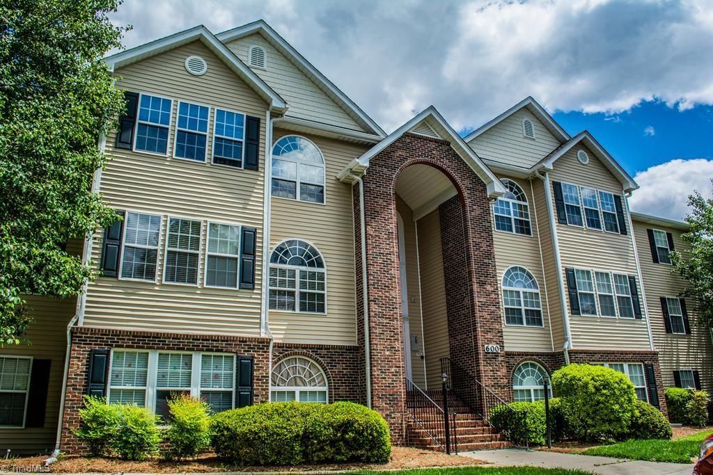 624 Ivy Glen Drive, Winston-salem, NC 27127