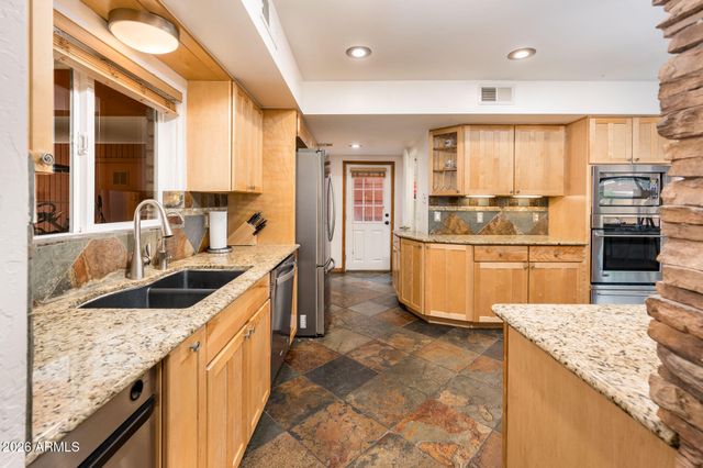 15042 N 6TH Street, Phoenix, AZ 85022