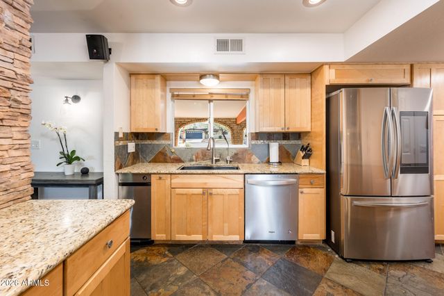 15042 N 6TH Street, Phoenix, AZ 85022