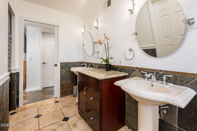 15042 N 6TH Street, Phoenix, AZ 85022