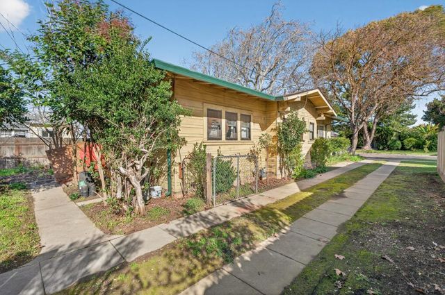 709 S School St, Lodi, CA 95240