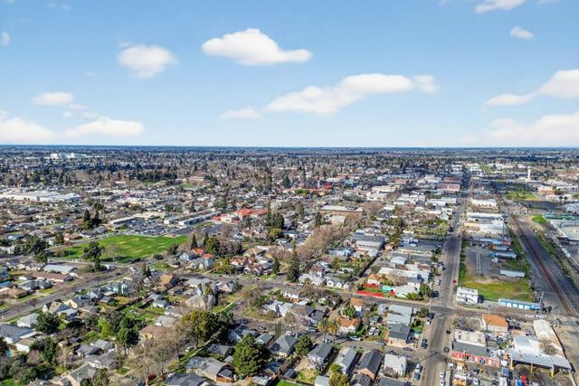 709 S School St, Lodi, CA 95240