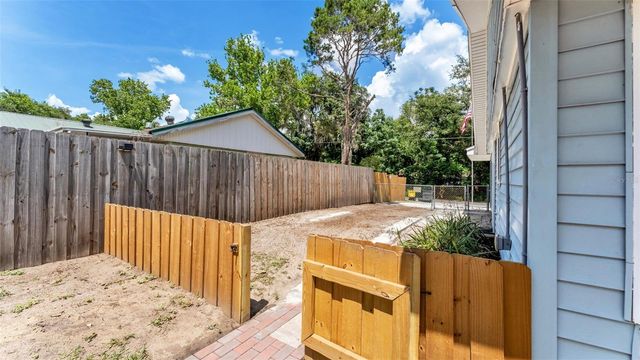 1135 WALKER CIRCLE W, Lakeland, FL 33805