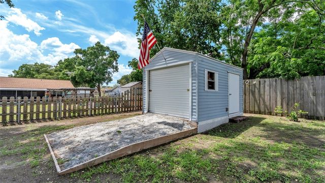 1135 WALKER CIRCLE W, Lakeland, FL 33805