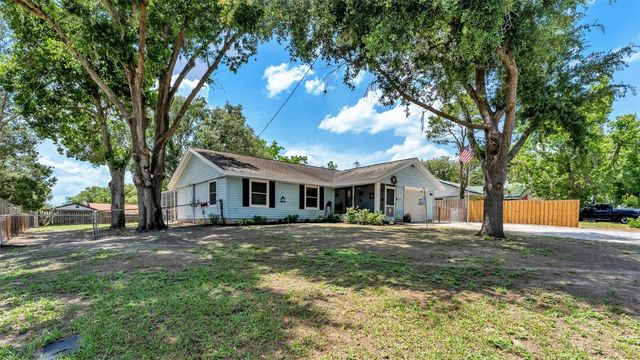 1135 WALKER CIRCLE W, Lakeland, FL 33805