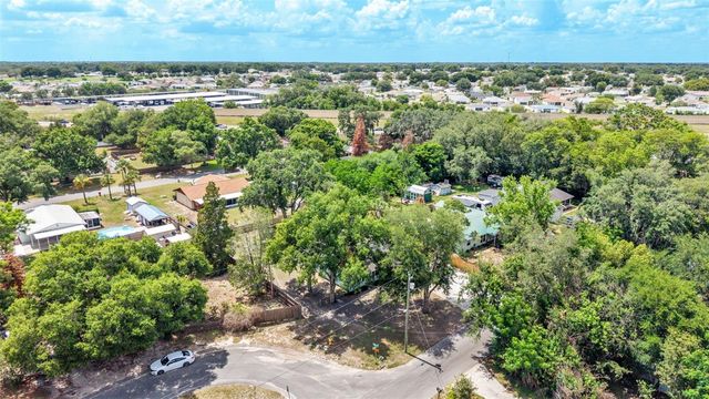 1135 WALKER CIRCLE W, Lakeland, FL 33805
