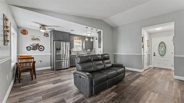 1135 WALKER CIRCLE W, Lakeland, FL 33805