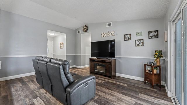 1135 WALKER CIRCLE W, Lakeland, FL 33805