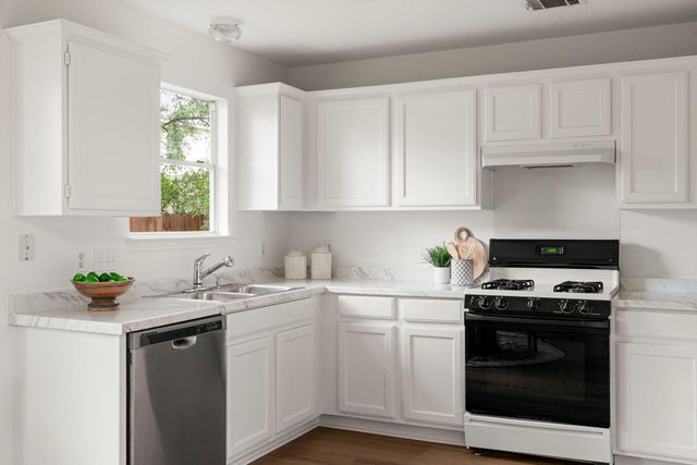 9109 Hoffman CV, Austin, TX 78749