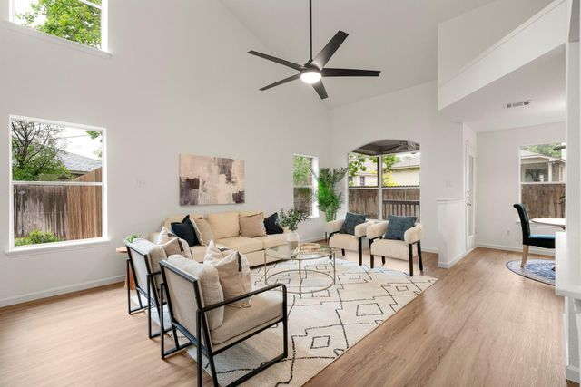 9109 Hoffman CV, Austin, TX 78749