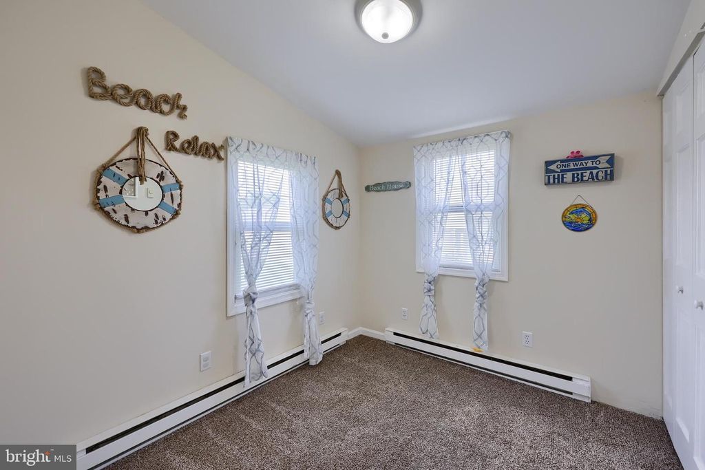 150 WALNUT ST, Mount Wolf, PA 17347