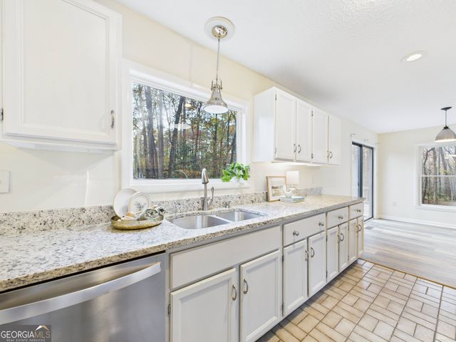 202 Hilltop Circle, Macon, GA 31210