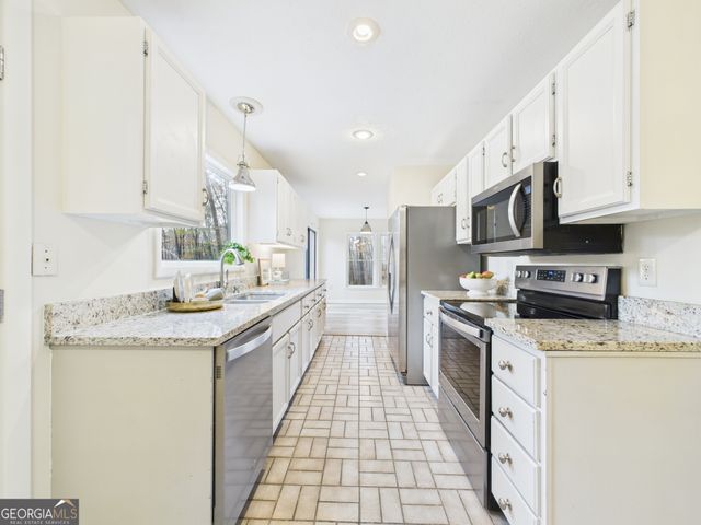 202 Hilltop Circle, Macon, GA 31210