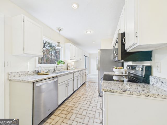 202 Hilltop Circle, Macon, GA 31210