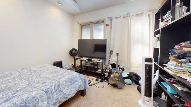 16 Wildwood Lane, Smithtown, NY 11787