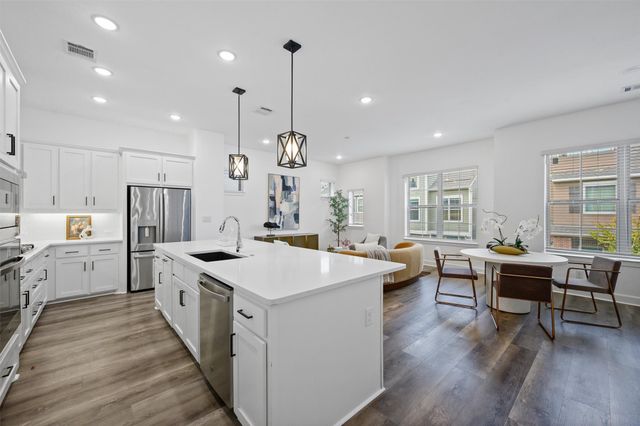 1047 Manacor Lane, Dallas, TX 75212