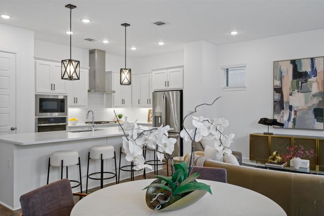 1047 Manacor Lane, Dallas, TX 75212