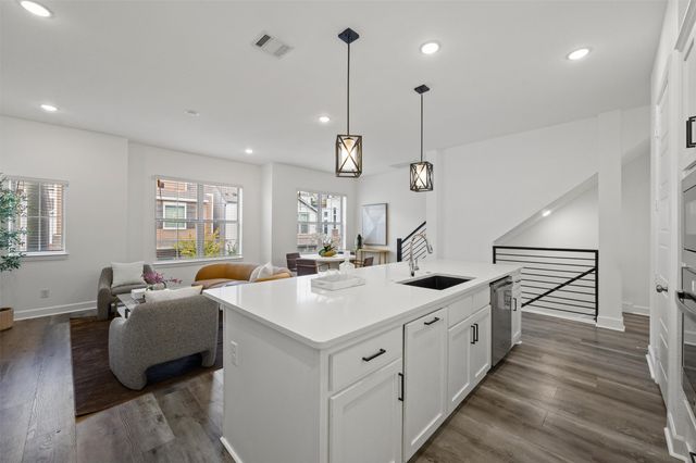 1047 Manacor Lane, Dallas, TX 75212