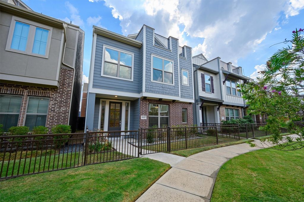 1047 Manacor Lane, Dallas, TX 75212 — photo 3
