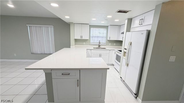 28 Cosmopolitan DR 13, Lehigh Acres, FL 33936