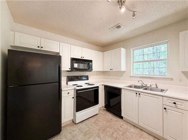 172 Watercress Court, Stockbridge, GA 30281