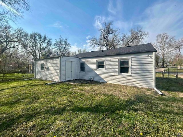 459 SE 33rd TER, Topeka, KS 66605