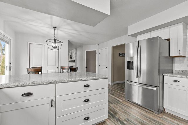 533 N CANTERBURY DRIVE, Appleton, WI 54915