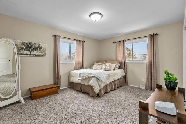 533 N CANTERBURY DRIVE, Appleton, WI 54915