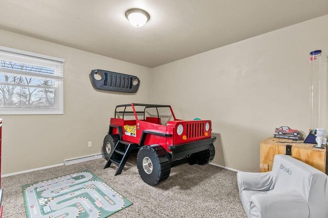 533 N CANTERBURY DRIVE, Appleton, WI 54915