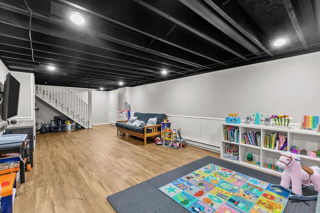 533 N CANTERBURY DRIVE, Appleton, WI 54915